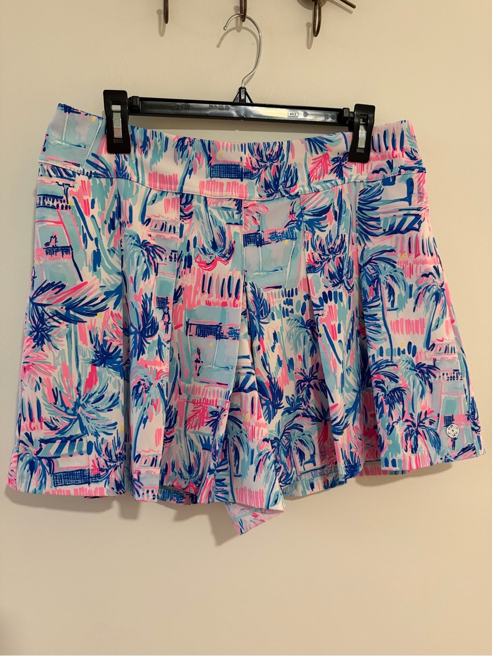 *Like New* Lilly Pulitzer Luxletic Frazer Pleated Active Shorts - Palm Print